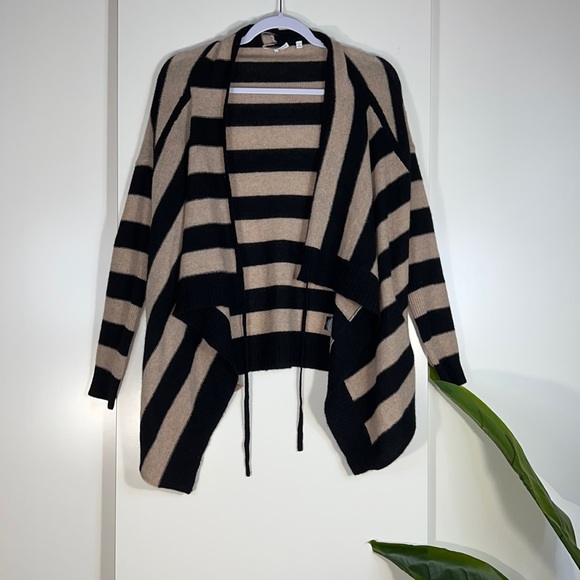 360 CASHMERE Black and Tan waterfall collar long sleeve tie front sweater - Picture 7 of 14